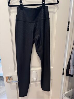 ALO airlift leopard debossed print leggings